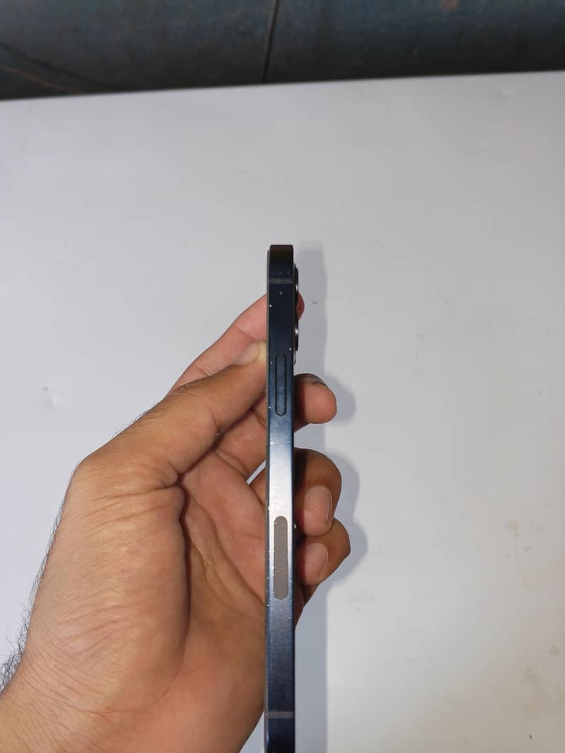 Apple iPhone 12 5