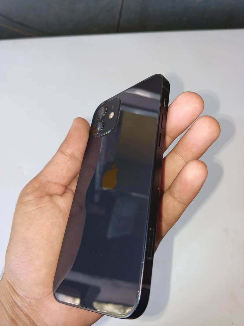 Apple iPhone 12 7