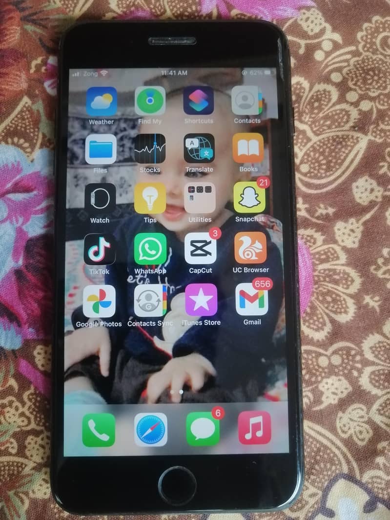 Apple iPhone 7 Plus 0