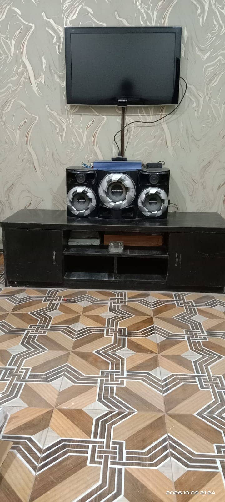 CONSOLE LED TV 2