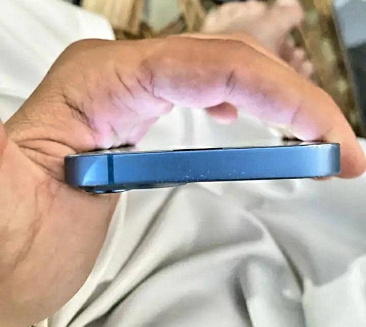 Apple iPhone 13 2