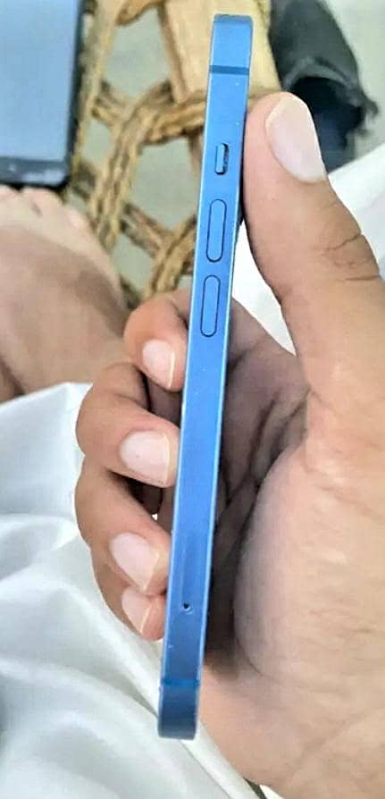 Apple iPhone 13 3