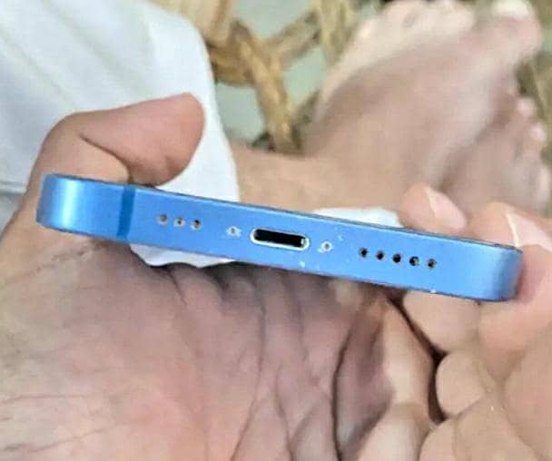 Apple iPhone 13 4