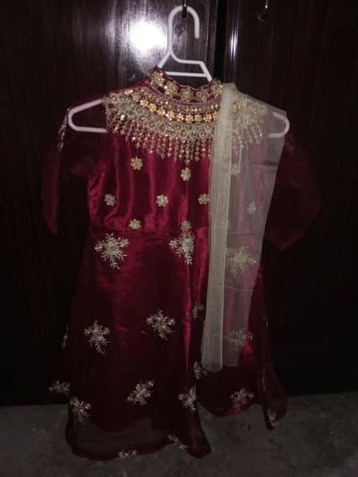 l selll my dress like new condition 10-12 years old girl