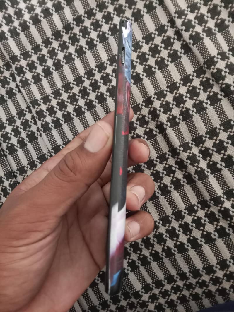 One Plus 6T 4
