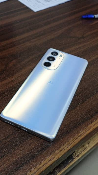 Motorola Edge 2022 snapdragon 8 gen 1