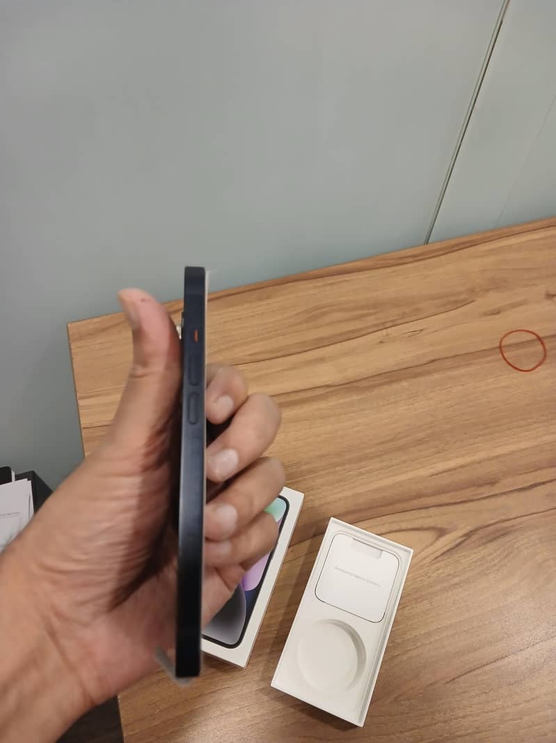 Apple iPhone 14 4