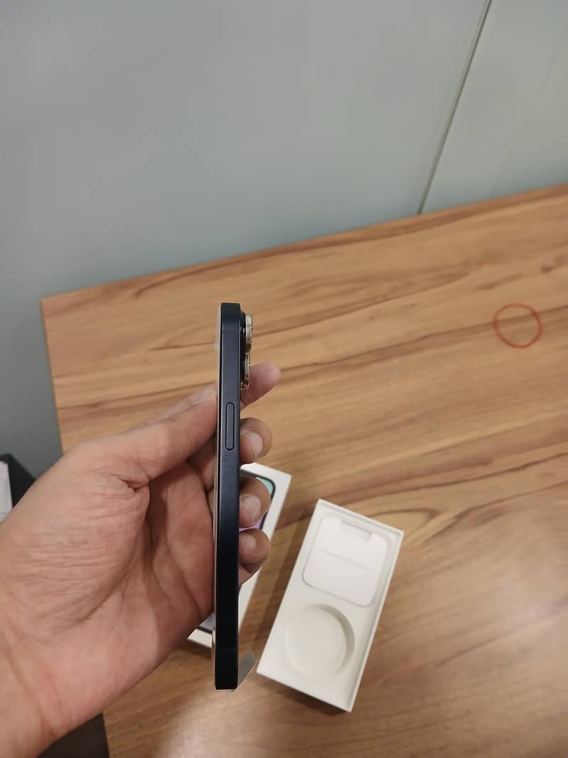 Apple iPhone 14 5