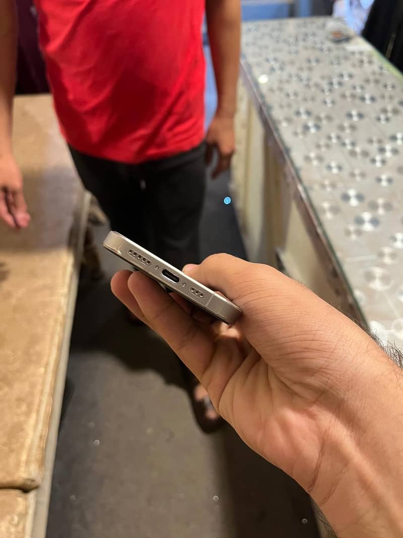 Apple iPhone 15 Pro 1