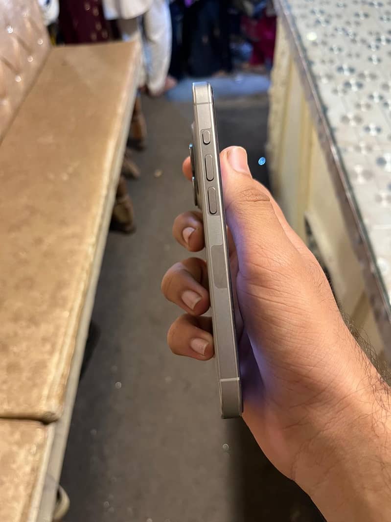 Apple iPhone 15 Pro 2