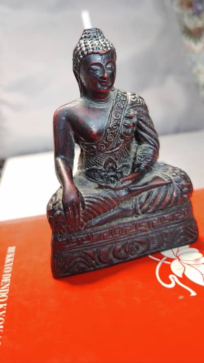 Antique Style Sitting Buddha Statue- Decorative Sculpture