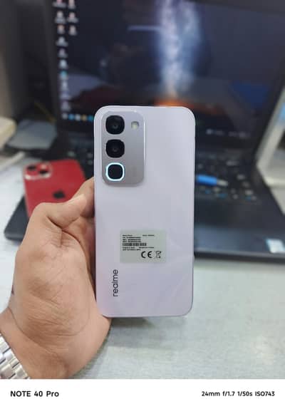 Realme C-100