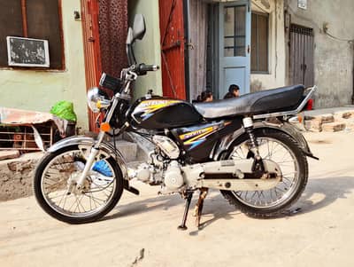 suzuki 110 home used totally genman engine pack tyer new one hand used