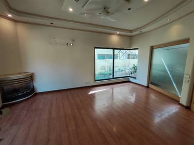 1 kanal full house available for rent near Goldcrest mall in Phase 4 DHA Lahore