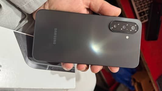 Samsung Mobile A17 8/256 with box