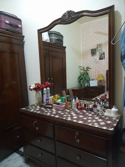 dressing table