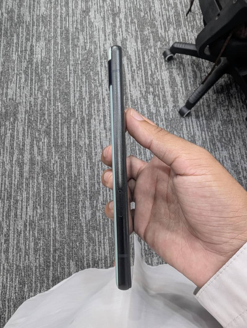 Google Pixel 6a 4