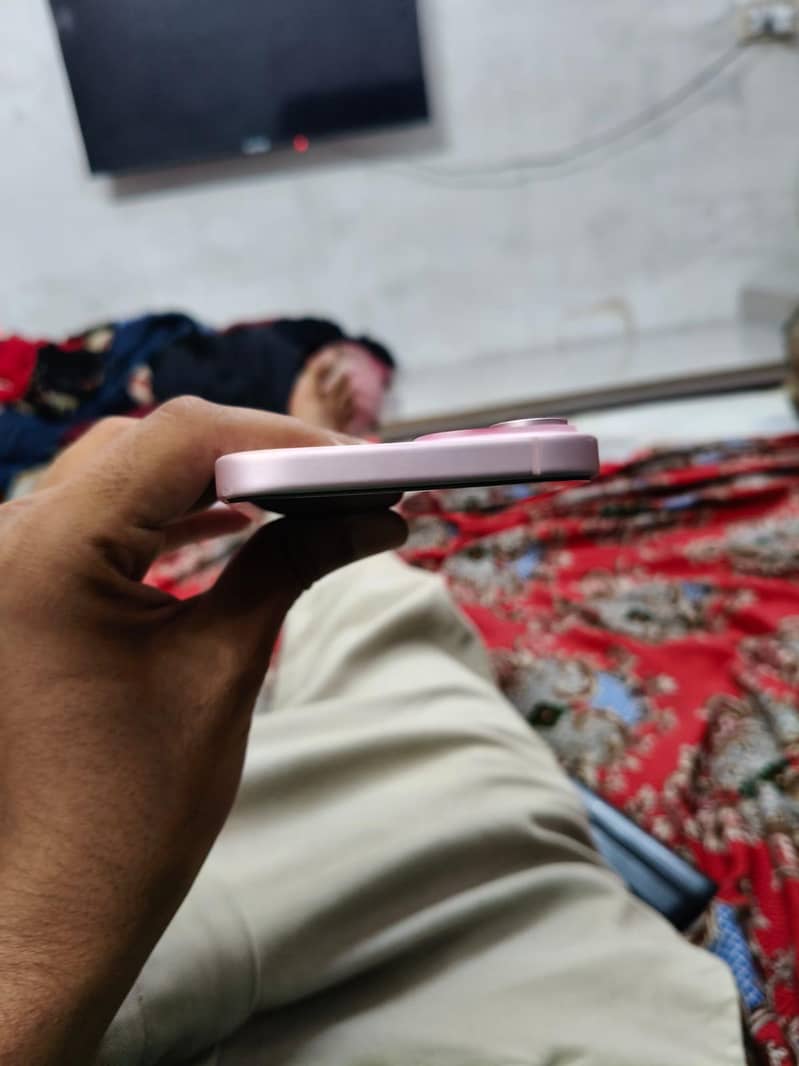 Apple iPhone 15 5