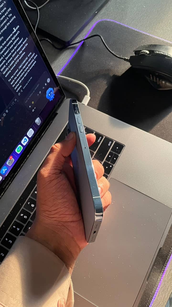 Apple iPhone 13 Pro Max 4