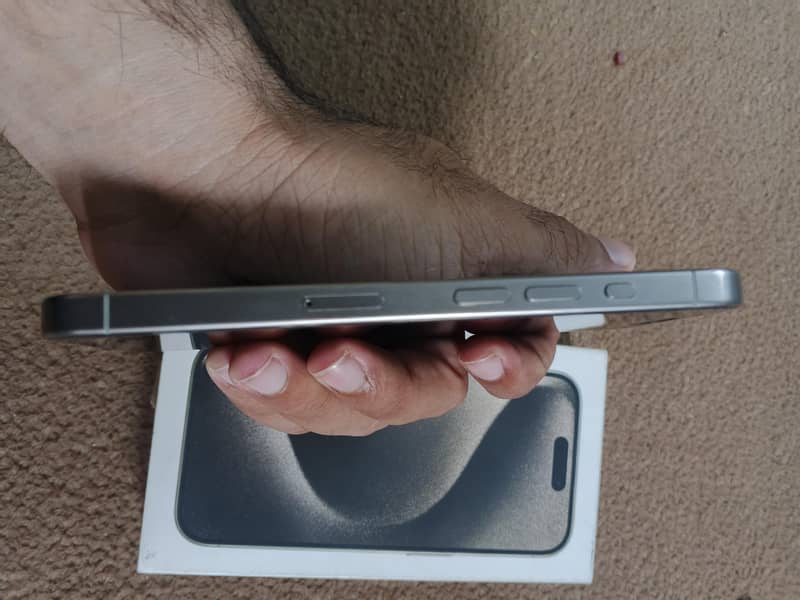 Apple iPhone 15 Pro 2