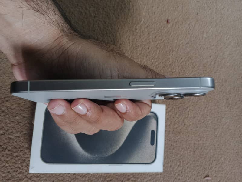 Apple iPhone 15 Pro 3