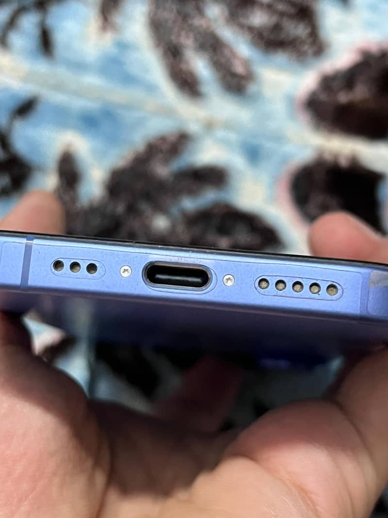 Apple iPhone 16 1
