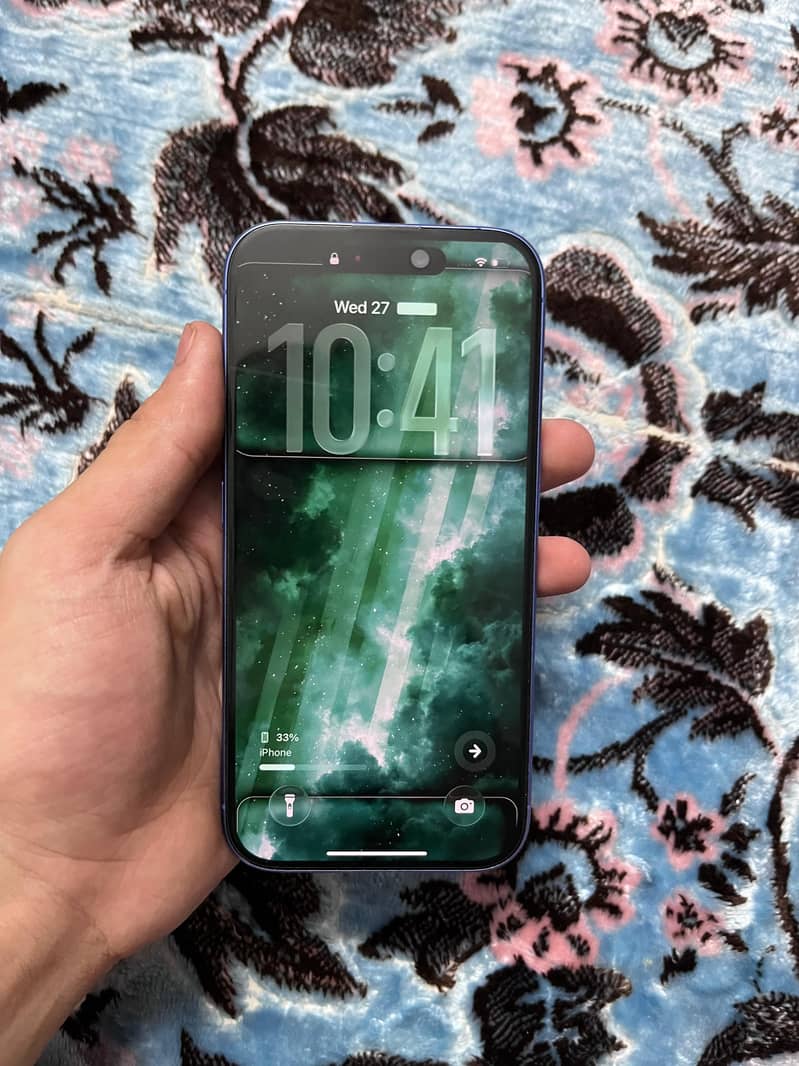 Apple iPhone 16 2