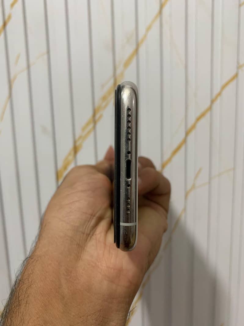 Apple iPhone 11 Pro 3