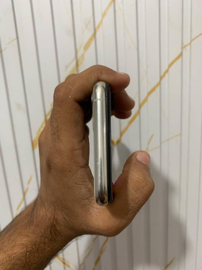 Apple iPhone 11 Pro 5