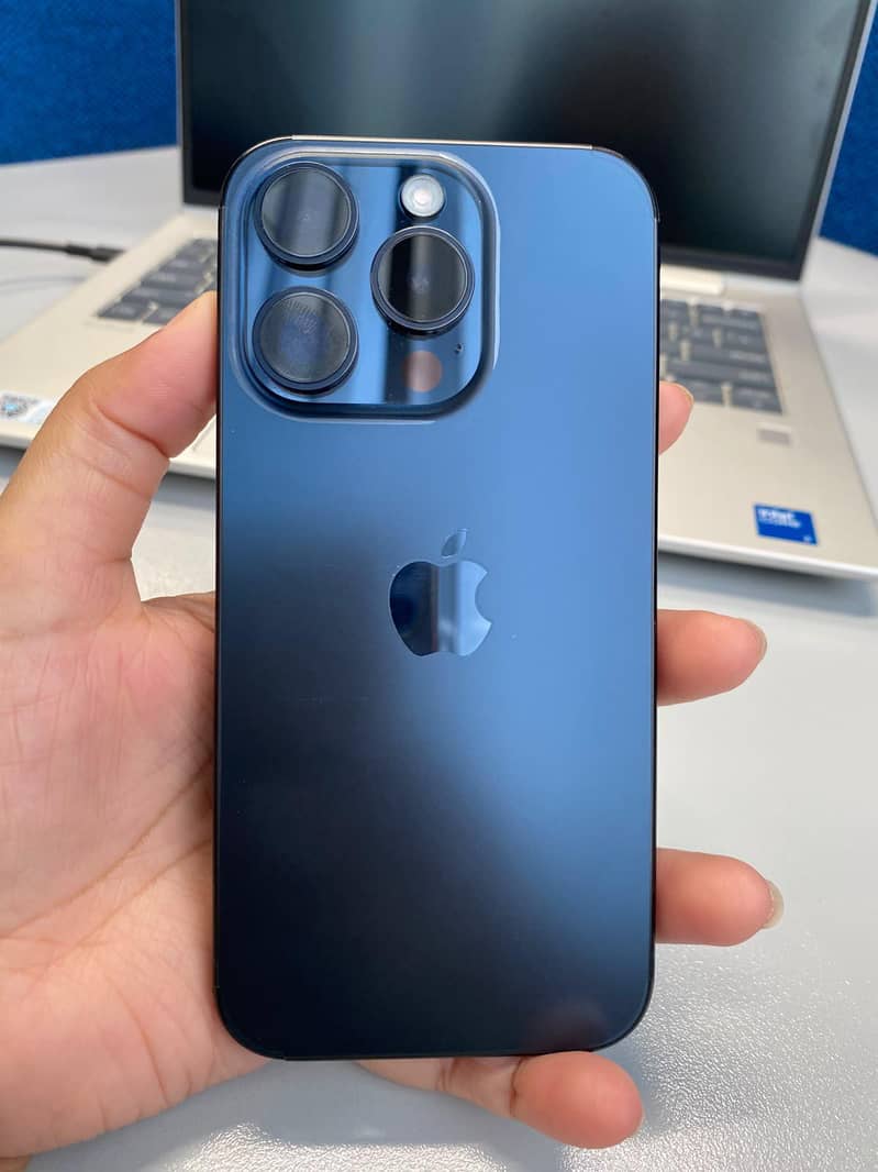 Apple iPhone 15 Pro 0