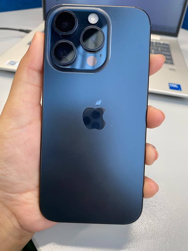 Apple iPhone 15 Pro 4