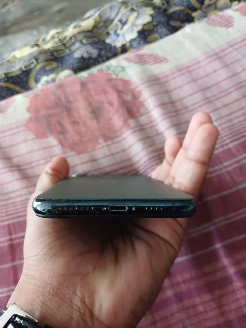 Apple iPhone 11 Pro Max 2