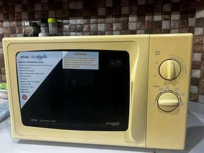 Microwave oven 17 liters, excellent condition 650 watts imported
