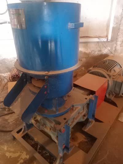 wood pellets manufacturing machine with conveyor
