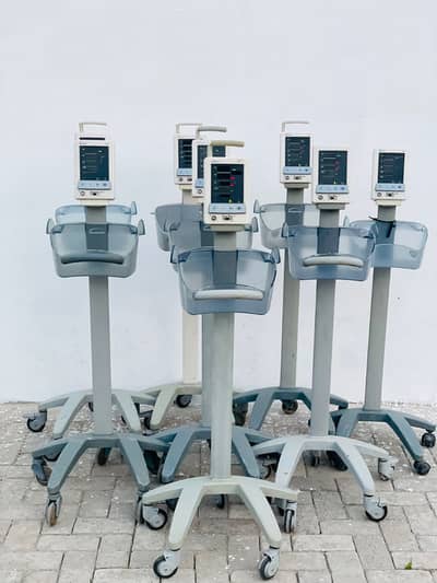 Vital Signs Monitor with Stand | Philips, Mindray, Welch Allyn & GE