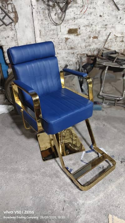 Barber chair/Cutting chair/ Shampoo unit/Trolly/Saloon Furniture.