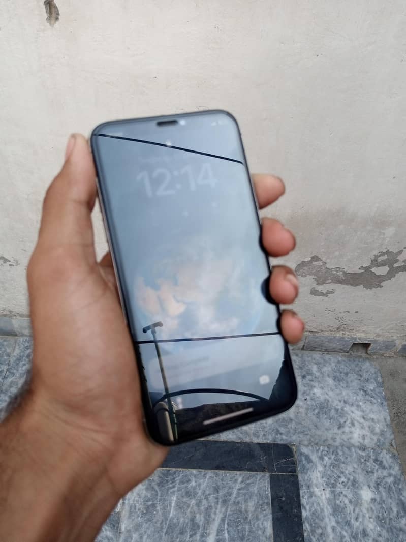 Apple iPhone XS 1