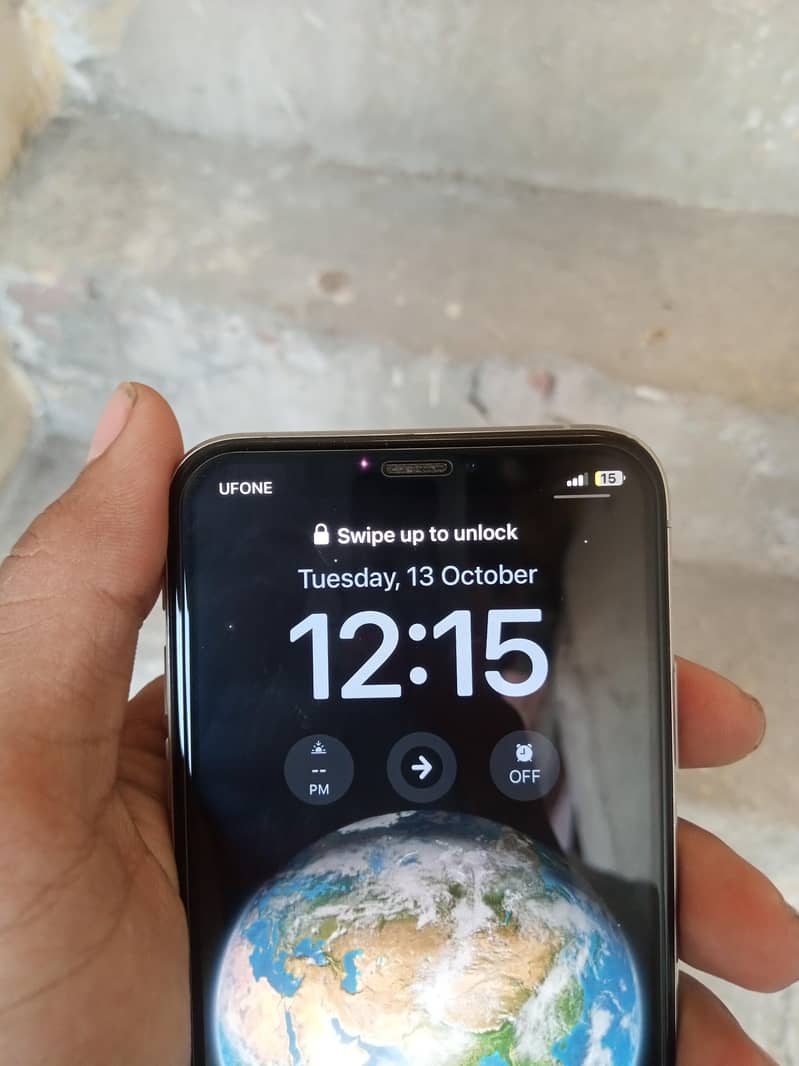 Apple iPhone XS 7