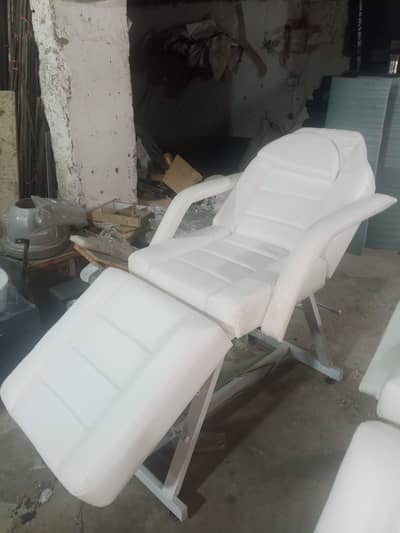Barber chair/Cutting chair/ Shampoo unit/Trolly/Saloon Furniture.