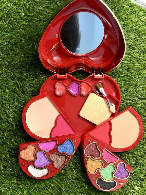 Heart Makeup Kit: All-in-One Matte Design Set