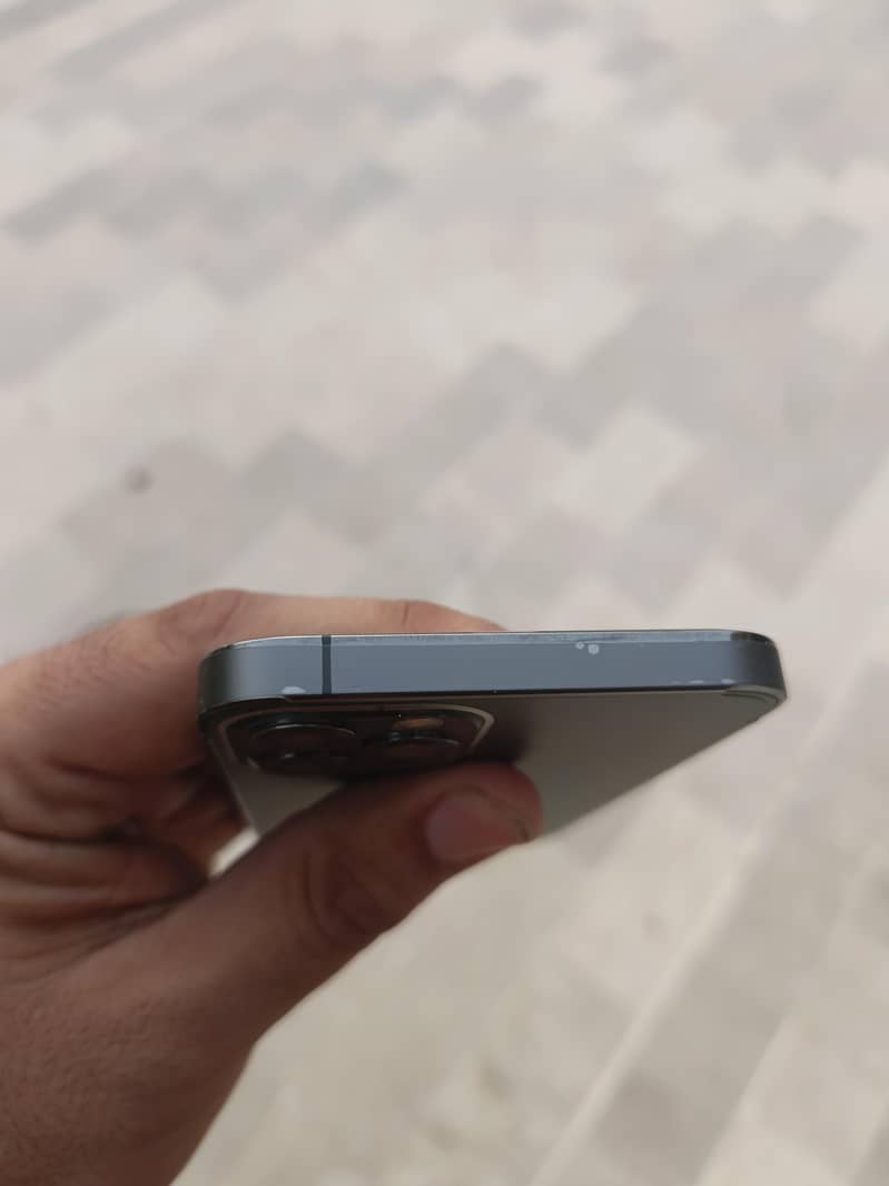 Apple iPhone 12 Pro 1