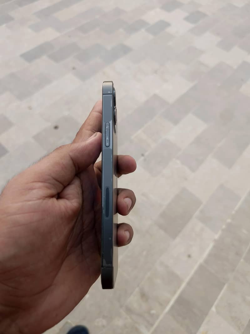 Apple iPhone 12 Pro 3