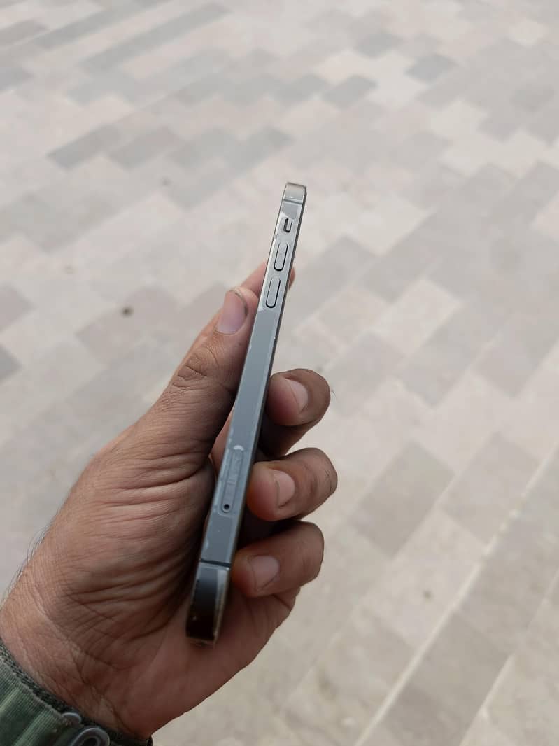 Apple iPhone 12 Pro 4