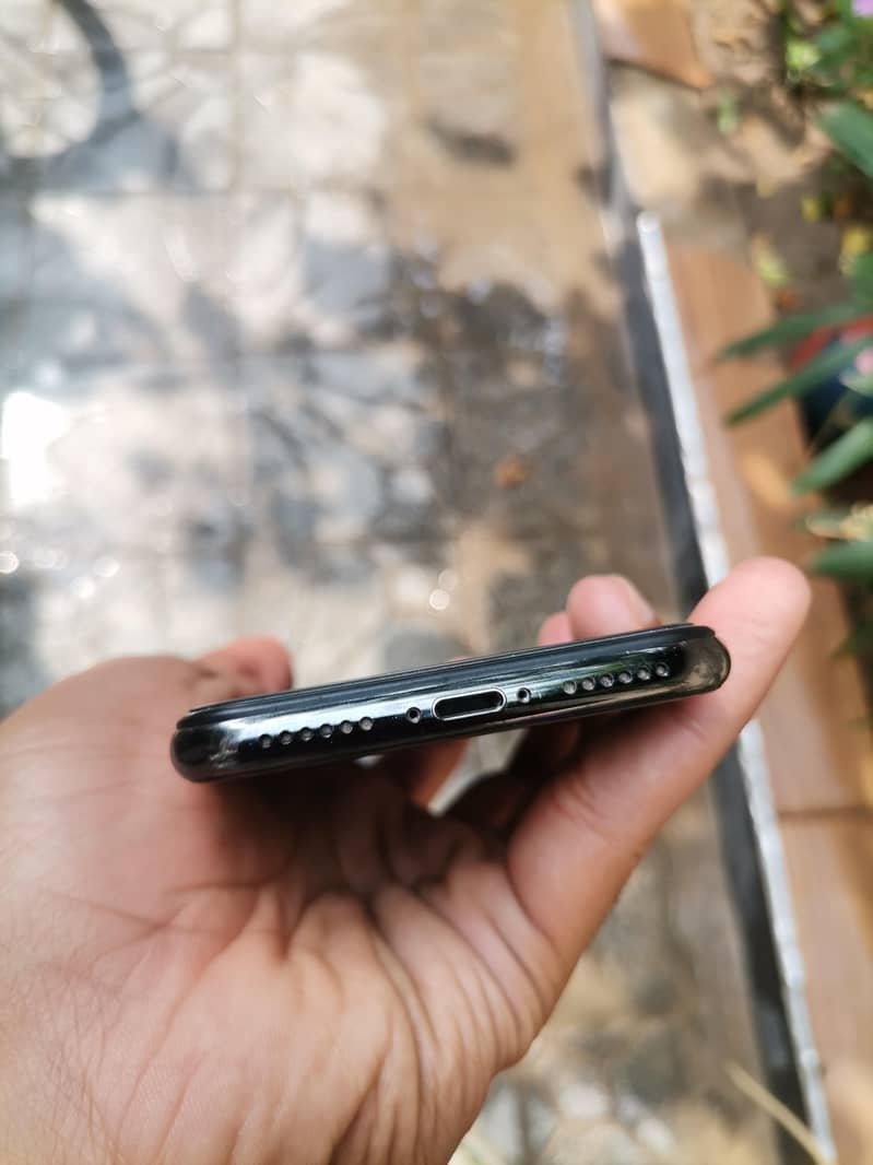 Apple iPhone X 3
