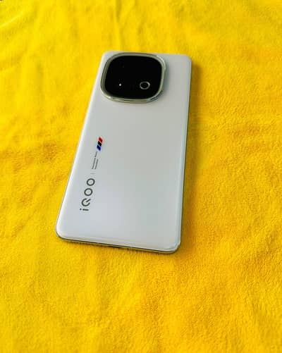 Vivo iQOO 13