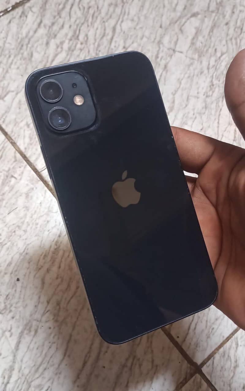 Apple iPhone 12 4