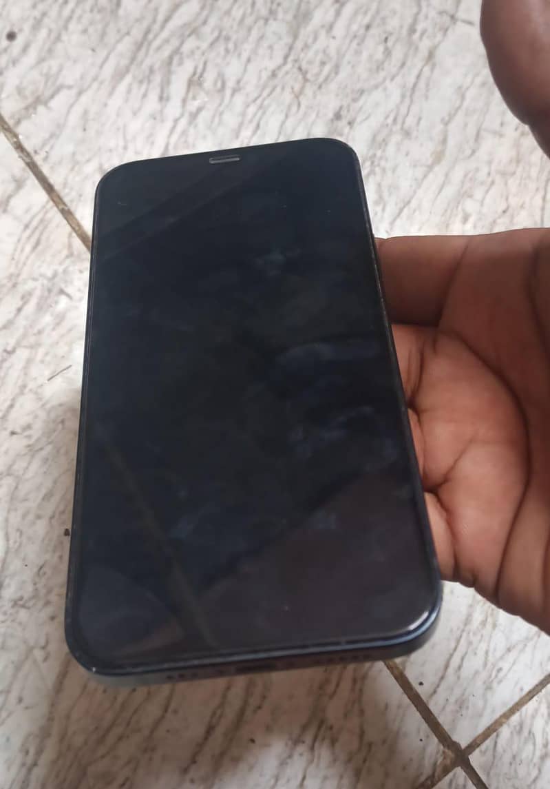 Apple iPhone 12 5