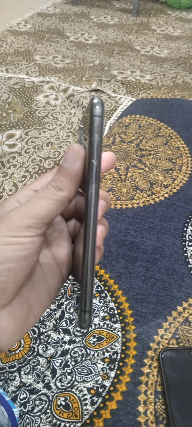 Apple iPhone X 5