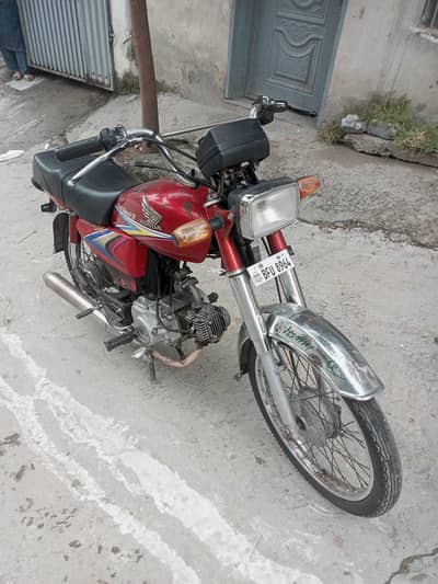 HONDA CD70 2011 model