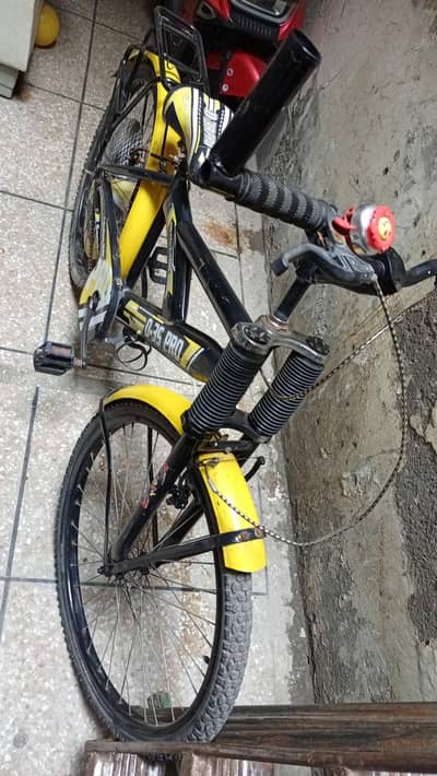 28 Inch D3 Pro Sports Cycle | Black & Yellow | Adjustable Seat